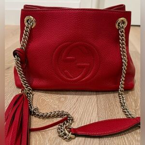Gucci Vintage Red Soho Grained Leather Shoulder Bag with Tassel. Size Small